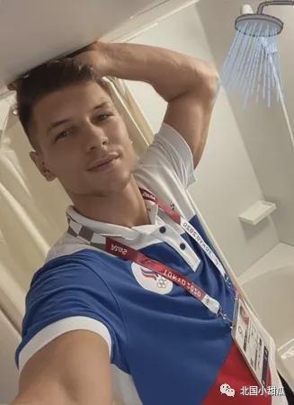 头添砖加瓦 头添砖加瓦