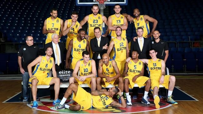 他在接发轮 他在接发轮